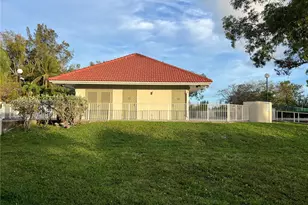 8200 SW 210th St, Cutler Bay, FL 33189 - Photo 12