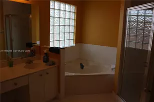 62 Gables Blvd, Weston, FL 33326 - Photo 8