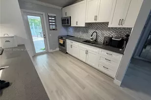 328 NW 47th St, Deerfield Beach, FL 33064 - Photo 10