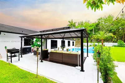 18840 SW 218th St, Miami, FL 33170 - Photo 14