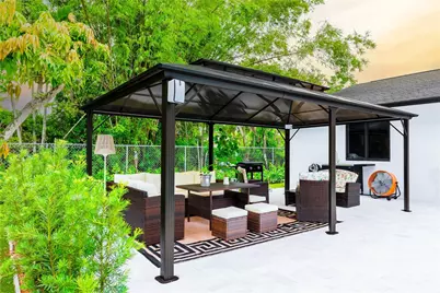 18840 SW 218th St, Miami, FL 33170 - Photo 12