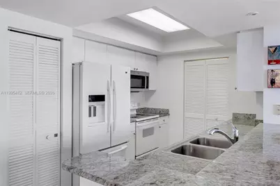 19501 W Country Club Dr #2412, Aventura, FL 33180 - Photo 8
