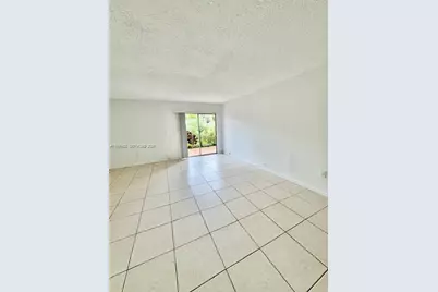 9351 Fontainebleau Blvd #B105, Miami, FL 33172 - Photo 4