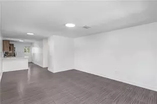 2132 NW 47th St, Miami, FL 33142 - Photo 10