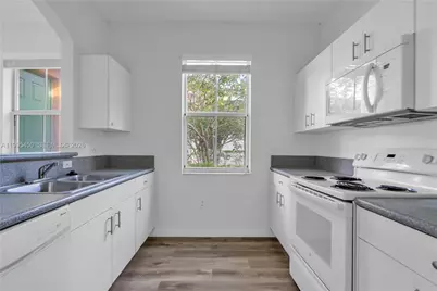 963 NE 42nd Ter #963, Homestead, FL 33033 - Photo 8