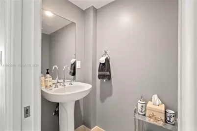 6917 Collins Ave #1609, Miami Beach, FL 33141 - Photo 4