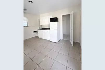 2051 NE 25th Ave #3, Pompano Beach, FL 33062 - Photo 1