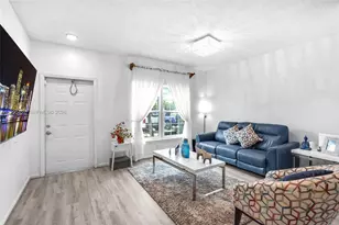 9925 NW 57th Manor, Coral Springs, FL 33076 - Photo 6