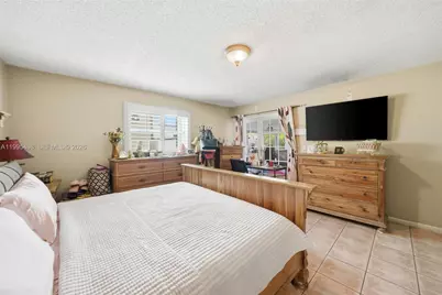 1271 SW 138th Ct, Miami, FL 33184 - Photo 10