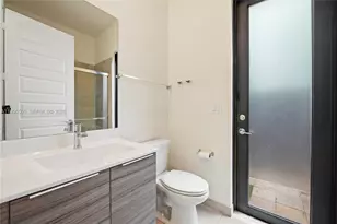 8836 NW 161st Terrace, Miami Lakes, FL 33018 - Photo 6