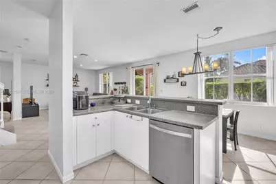 1058 Tupelo Way, Weston, FL 33327 - Photo 14