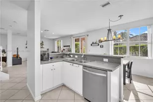 1058 Tupelo Way, Weston, FL 33327 - Photo 14