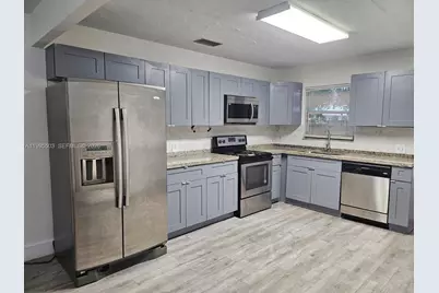 209 SW 9th St #209, Hallandale Beach, FL 33009 - Photo 4