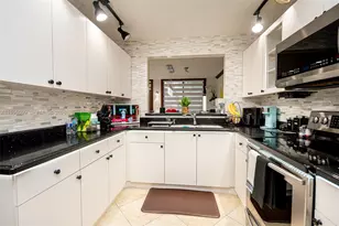 9955 Costa Del Sol Blvd, Doral, FL 33178 - Photo 20