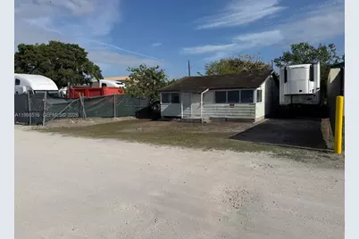 835 E Alverdez Ave, Clewiston, FL 33440 - Photo 1