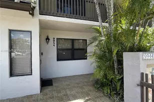 9944 NW 41st St, Doral, FL 33178 - Photo 2