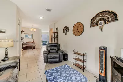 936 NE 29th Ter, Homestead, FL 33033 - Photo 6