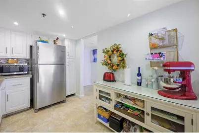 20515 E Country Club Dr #348, Aventura, FL 33180 - Photo 4