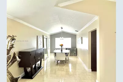 2723 E Abiaca Cir, Davie, FL 33328 - Photo 6