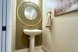 2723 E Abiaca Cir, Davie, FL 33328 - Photo 18