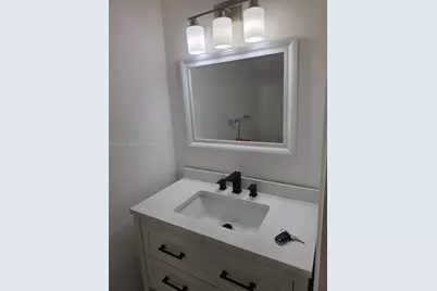 805 W 79th Pl, Hialeah, FL 33014 - Photo 6