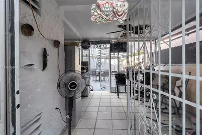 805 W 79th Pl, Hialeah, FL 33014 - Photo 18