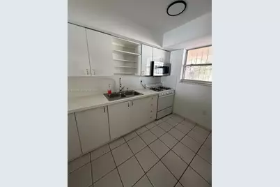 805 W 79th Pl, Hialeah, FL 33014 - Photo 2