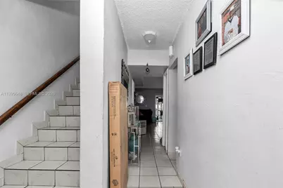 805 W 79th Pl, Hialeah, FL 33014 - Photo 2