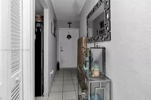 805 W 79th Pl, Hialeah, FL 33014 - Photo 12