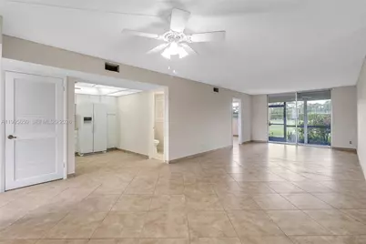 9820 S Hollybrook Lake Dr #106, Pembroke Pines, FL 33025 - Photo 4