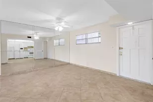 9820 S Hollybrook Lake Dr, Pembroke Pines, FL 33025 - Photo 6