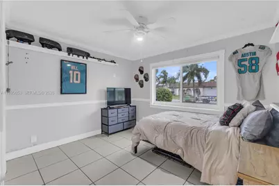 2426 NW 108th Ter, Sunrise, FL 33322 - Photo 18