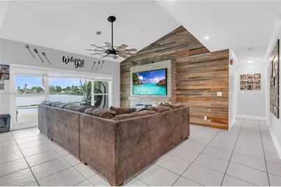 2426 NW 108th Ter, Sunrise, FL 33322 - Photo 8