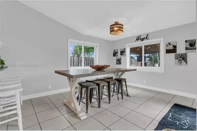 2426 NW 108th Ter, Sunrise, FL 33322 - Photo 10
