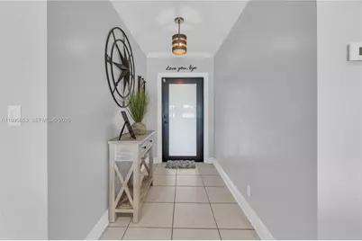 2426 NW 108th Ter, Sunrise, FL 33322 - Photo 4