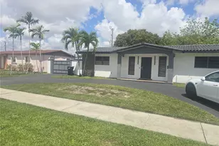 9725 SW 15th St, Miami, FL 33174 - Photo 2