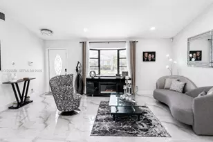 8253 NW 2nd Ct, Coral Springs, FL 33071 - Photo 2