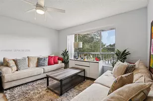 9930 Twin Lakes Dr, Coral Springs, FL 33071 - Photo 8