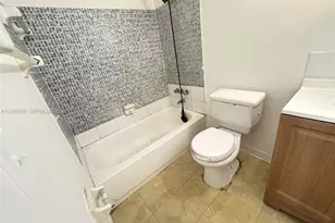 3600 NW 21st St, Lauderdale Lakes, FL 33311 - Photo 12