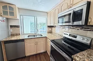 9201 Lime Bay Blvd, Tamarac, FL 33321 - Photo 4