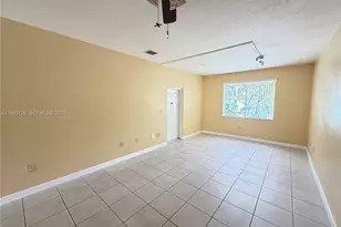 7080 NW 177th St, Hialeah, FL 33015 - Photo 6