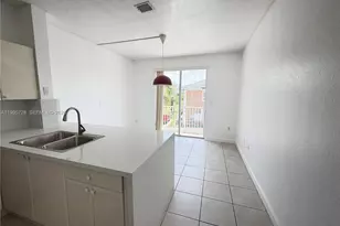 7080 NW 177th St, Hialeah, FL 33015 - Photo 4