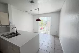 7080 NW 177th St, Hialeah, FL 33015 - Photo 2