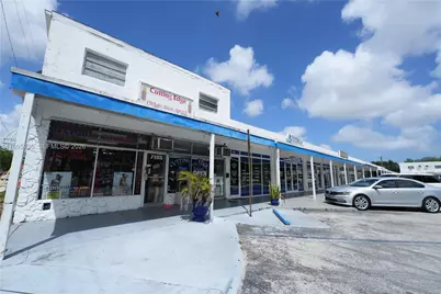 7193-7195 Pembroke Rd, Pembroke Pines, FL 33023 - Photo 2