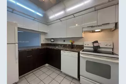 7820 S Colony Cir S #301, Tamarac, FL 33321 - Photo 2