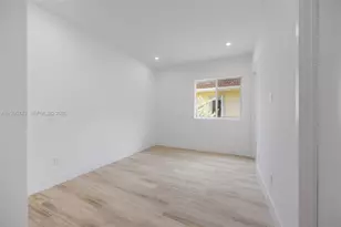 3162 Plaza St, Coconut Grove, FL 33133 - Photo 18