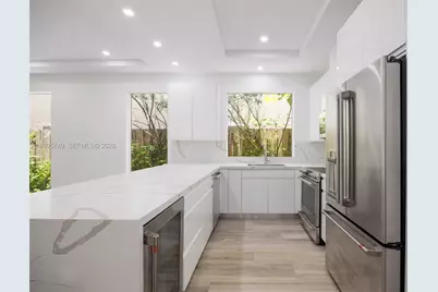 3162 Plaza St, Coconut Grove, FL 33133 - Photo 6