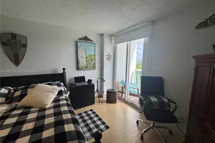 100 Bayview Dr, Sunny Isles Beach, FL 33160 - Photo 14