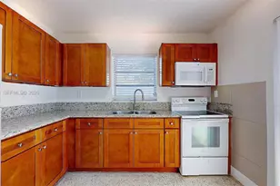 2436 NW 11th St, Miami, FL 33125 - Photo 14