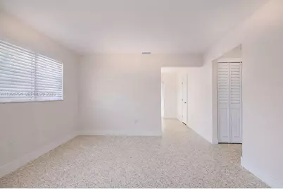 2436 NW 11th St #2436, Miami, FL 33125 - Photo 4